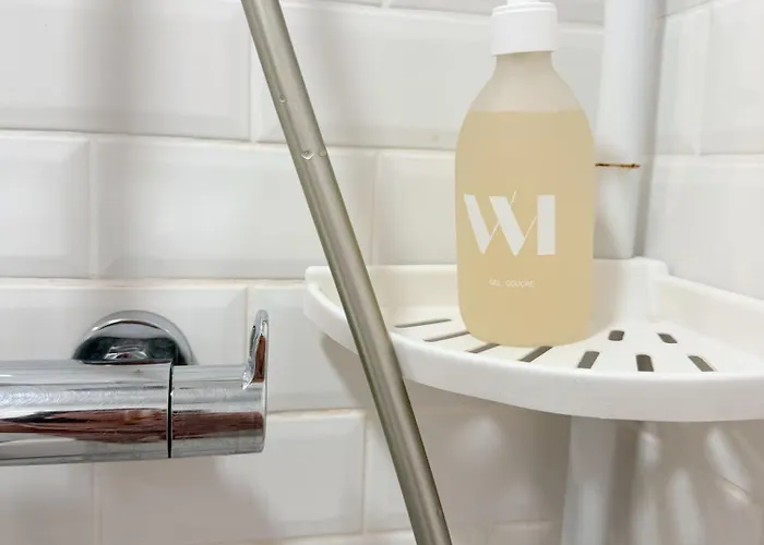 Confort Avec Parking, Aquarium *